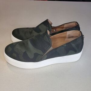 Steve Madden Camo platform